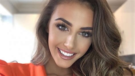 does chloe veitch have fake boobs